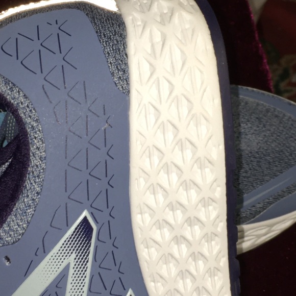 NEW BALANCE FRESH FOAM VONGO V4 M - 8 F -10 { EE WIDE } - Picture 10 of 16